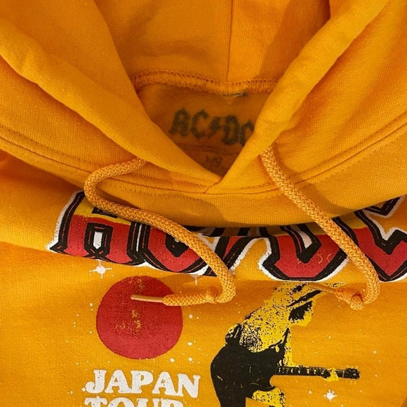 AC/DC Japan Tour 1981 Yellow Hoodie NWOT - Picture 3 of 3